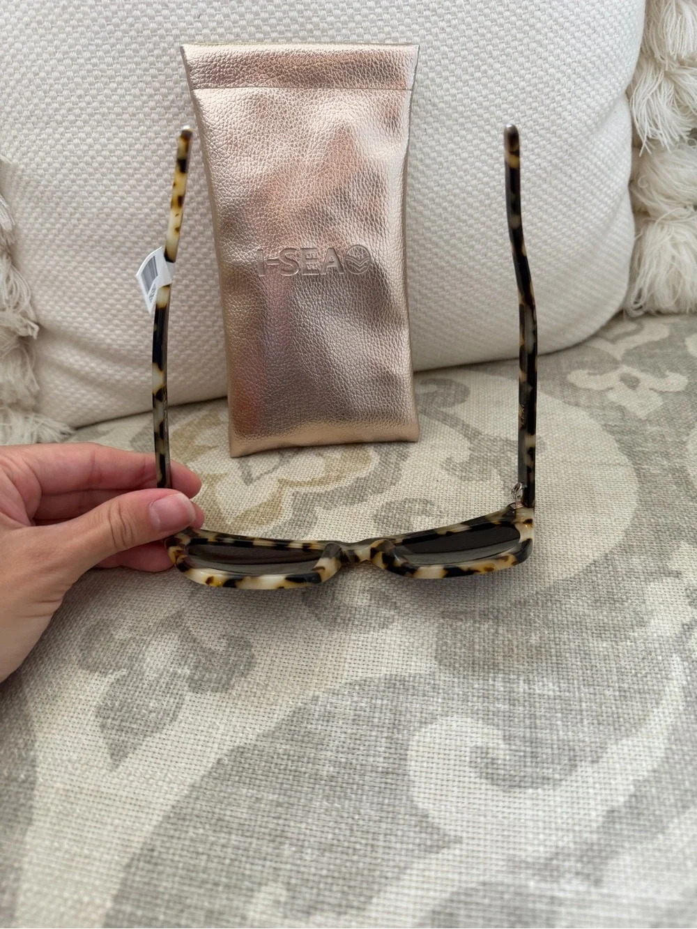 I Sea Lexi sunglasses in snow Tort